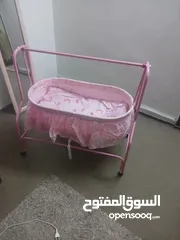  1 سرير طفل على شكل مرجيحة للبيع بسعر مغري