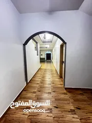  12 منزل للبيع