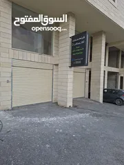  3 محل له بابين للبيع بسعر مغري