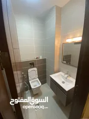  20 شقة مميزة 160 متر بجانب جامعة البتراء للبيع