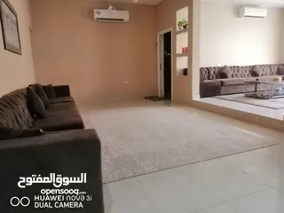  5 منزل للبيع في العامرات مدينة النهضه 11/1 الجفينه بالقرب من مسجد الإمام جابر بن زيد