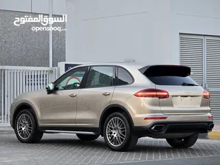  6 Porsche Cayenne GCC V6 2016 Perfect Condition - Orginal Paint