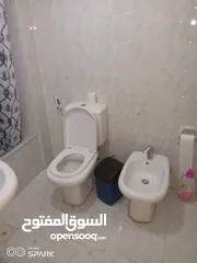  14 شقة فارغة - ام السماق - 3نوم - بلكونتين - قرب الخدمات العامة