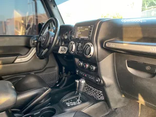  19 Jeep Wrangler Sahara 2017, black, Canadian