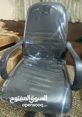  2 كرسي مكتب بحالة جيدة