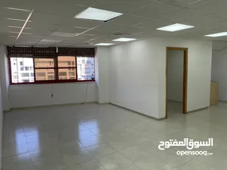  9 مكتب واسع وسط مدينة رام الله للايجار