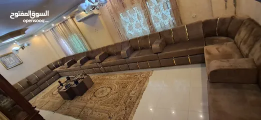  1 مجلس خليجى تفصيل بحال الوكاله للبيع فى اربد 34 مقعد بغطى 21 متر طولى
