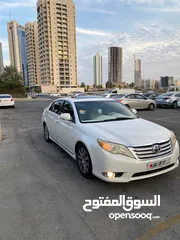  2 Toyota Avalon Limited 2012