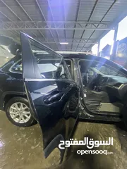  1 جيب بزون موديل 2017 حادثها جملغ الخلفي من جهة عكس السايق
