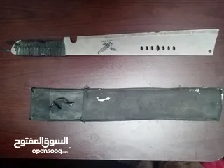  1 سيف قديم للبيع - مع غلافه - بحالة جيدة - - الموقع القويسمة