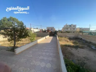  14 منزل عائلي طابقين الزرقاء