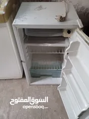  4 ثلاجه مكتب بحاله جيده مع غساله حوضين النشافه خربانه