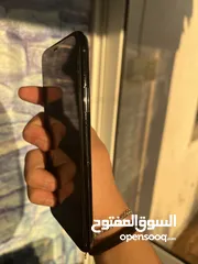  6 ايفون 11 برو ماكس بطاريه 87 مش مغيره شاشه وكاله مش مغيره تلفون نضيف ماشاءالله