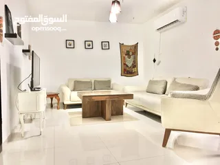  5 شقة للبيع مع حديقة ومدخل خاص