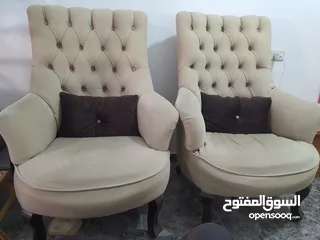  1 طقم كنب 7 مقاعد فاخر بحالة ممتازة خشب زان