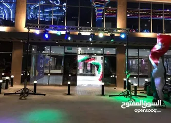  4 اجهزة اضاءة متحركة للمحلات والمناسبات تراس اضاءة موفينج هيد بيمات باركانات سماعات دي جي اقواس بلالين
