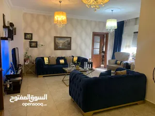  5 للبيع شقة ارضية شبه جديدة مع تراس وكراج في اجمل مناطق عمان خلدا موقع مميز السعر مغري جدا