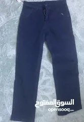  2 New pants for sale 5 jds  بنطلون جديد غير ملبوس ب 5 قابل للتفاوض