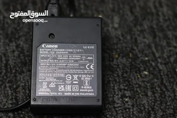  5 كاميرا كانون 250D  الاحترافية بحالة الوكالة  مع كامل اغراضها بسعر مغري جدا جدا + كانون 2000D