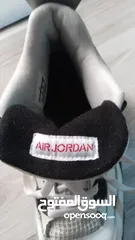 5 بوت air Jordan 4 لبسه واحده طلع كبير لانو نمرة 45 بسعر حرق 25 دينار  الموقع عمان تلاع العلي قريب من