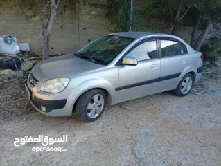  1 كيا ريو. 2009