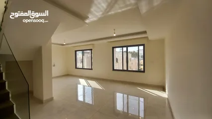  5 دوبلكس مميز مع ورف للبيع في ام اذينة  ( Property 40850 )-174973119