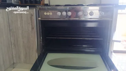  1 غاز مع فرن بحاله جيده متعطل فيه عين واحده