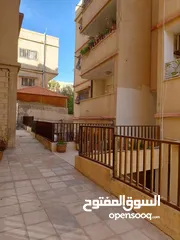  13 شقة للبيع في الزرقاء شبه طابق ارضي خمس درجات للطابق الاول موقع مميز، الله يطرح البركة لصاحب النصيب.