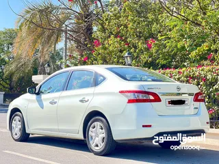  4 Nissan Sentra 2014