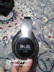  9 سماعات الجيمنج للالعاب يوجد فيها مايك وبامكانك وضع شريحه وسلك بلوتوث وفيها خاصيه التكبير والتصغير