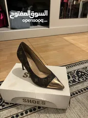  4 احذيه مستعمله مره واحده