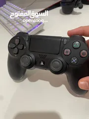  2 PS4 controller good condition