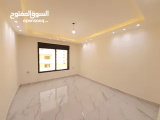 14 شقة مساحة 185متر مع روف (دوبليكس) وتراس باطلاله مميزة في شفا بدران للبيع من المالك