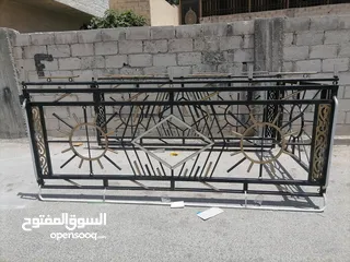  1 صندوق بيكم قفص بكم حديد دهان أسود ذهبي بينغو كبينه وربع مثل ما موضح بالصورة