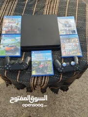  11 بلاستيشن 4 بحالة ممتازة جدا للبيع