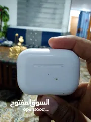  2 سماعه ابل للبيع او للبدل ابل اصلي معها شاحن سماعه صوتها عالي كثير.   او للبدل