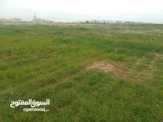  8 ارض للبيع في اجمل مناطق الرجم الشامي في سحاب