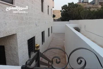  17 شقه بحيه الشرقي للبيع