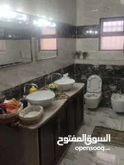  28 بيت مستقل  4 غرف نوم ماستر روم 4 واجهات حجر بلكونات صالات كراج خزان ماء تدفئه سور حديقه عزل اطلاله ح