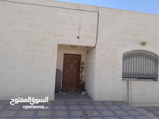  8 بيت مستقل للبيع