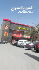  15 ثلاثة محلات تجارية للإيجار بدون خلو في موقع مميز في الزرقاء السوق التجاري قرب دوار معصوم شارع رئيسي