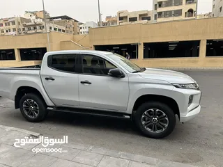  2 بكب ميتشوبيشي L200 فل كامل فحص كامل 2023 لون مميز