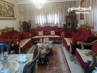  2 طقم كنب حفر خشب زان 9 مقاعد بحالة الوكالة للبيع
