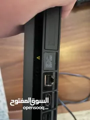  2 بلايستيشن 4 سلم بحالة الوكاله مع يدتين وFC25