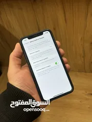  4 iPhone XR 64