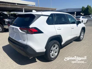  3 TOYOTA RAV4 XLE 2021 V4