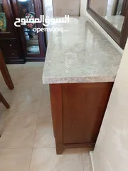  8 طقم كنب وطقم طربيزات و قنصل و طقم سفرة مع دريسوار فخم جدا