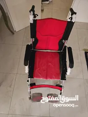  2 كرسي متحرك قابل للطي طبي خفيف الوزن كرسي متحرك لكبار السن لذوي الإحتياجات الخاصة