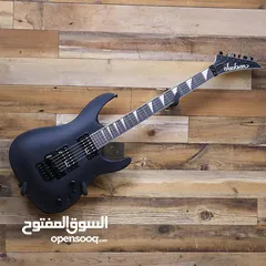  1 كيتار مع بدل guitar with padel