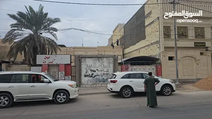  3 بيت للبيع في الحكيمية قرب قيادة الشرطة مفول فلة